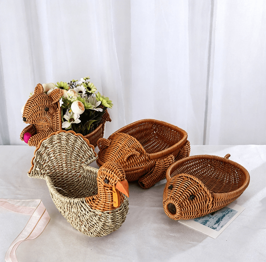 Animal woven basket 001